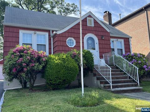Photo of 512 Orchard Avenue, Palisades Park, NJ 07650 (MLS # 25039197)