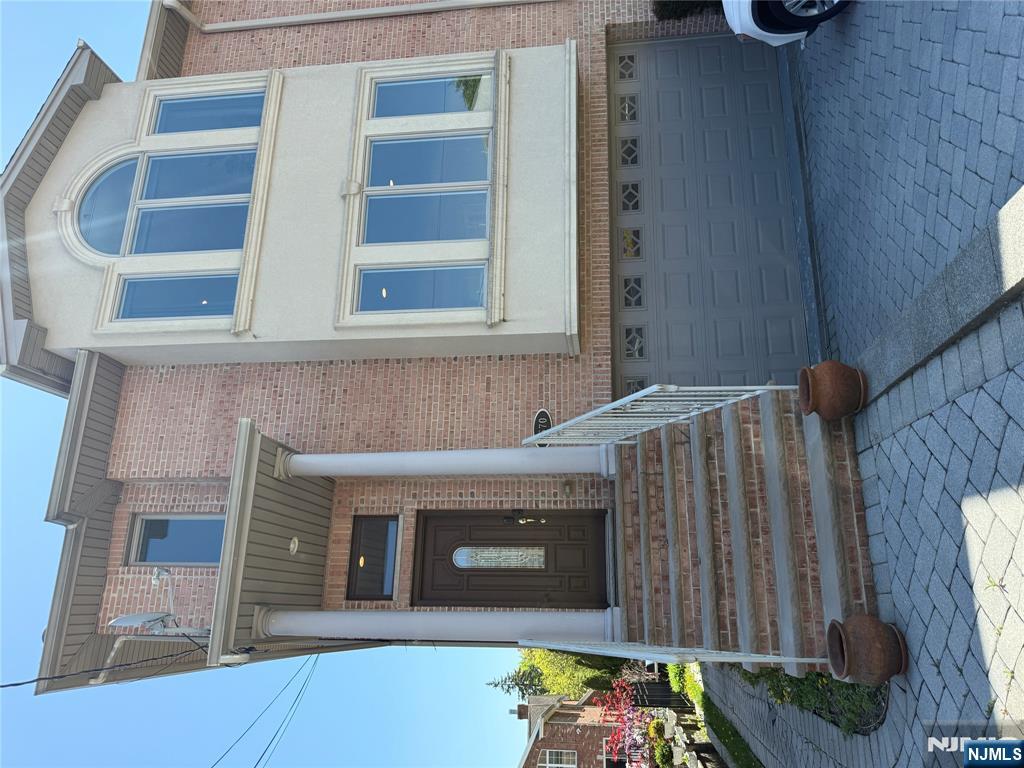 Rental Property at 1570 Ann St, Fort Lee, New Jersey - Bedrooms: 3 
Bathrooms: 3.5 
Rooms: 11  - $5,700 MO.