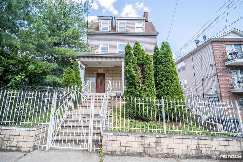 84 Farley Avenue