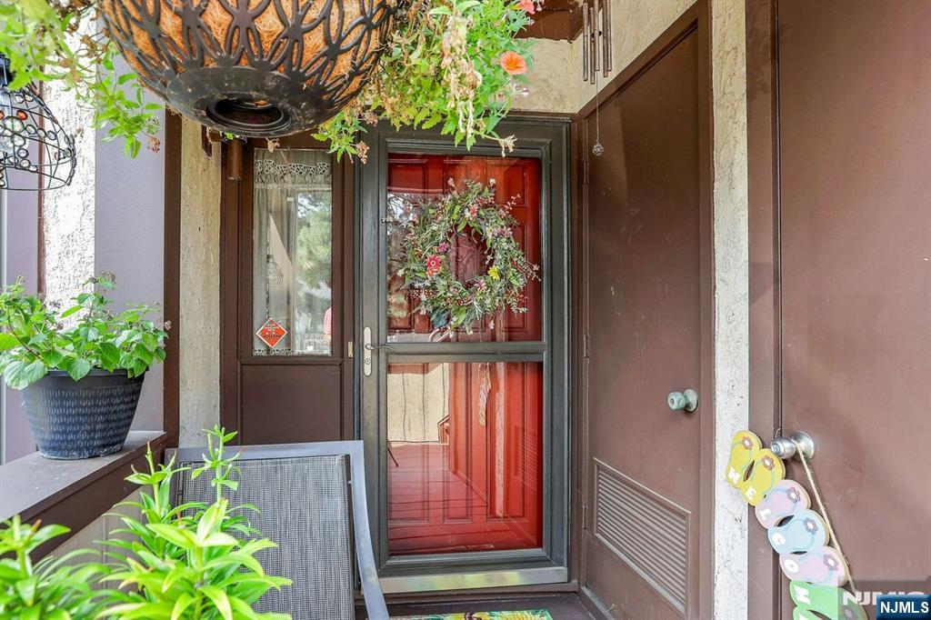 400 River Oaks Drive