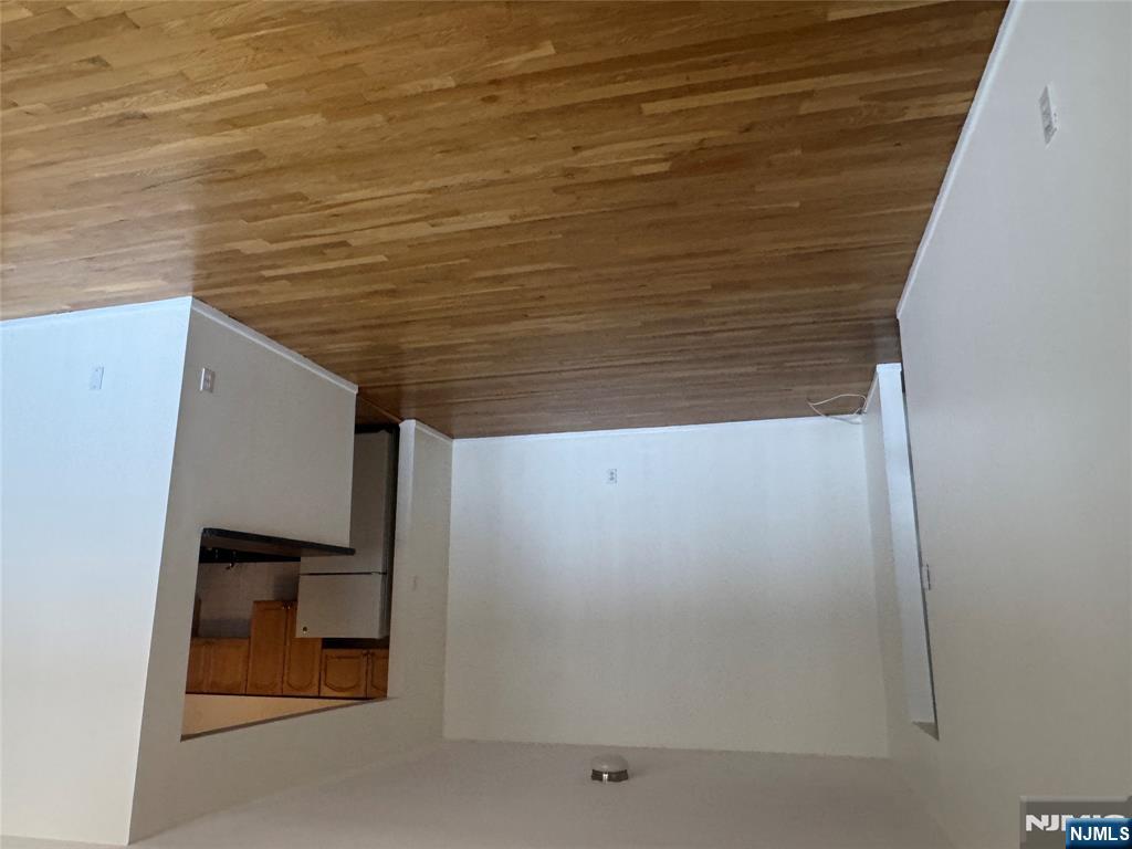 386 Hoover Avenue 166