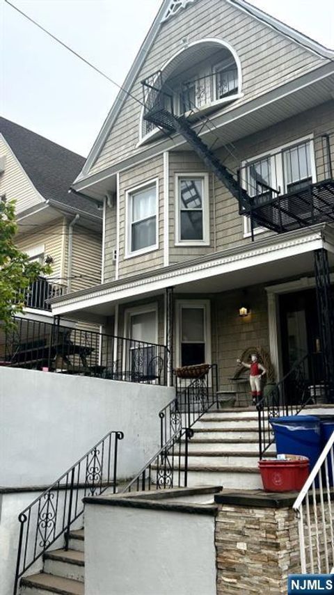 Photo of 17 48th Street, Weehawken, NJ 07086 (MLS # 25022626)