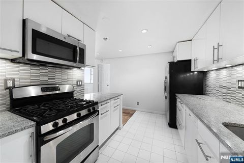 6040 Boulevard East 3J West New York NJ 07093