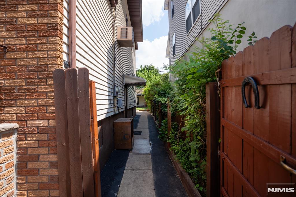 325 Valley Brook Avenue