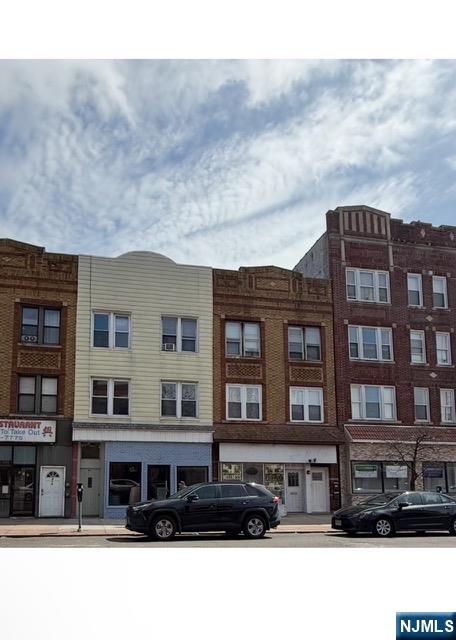 Photo 1 of 872 Broadway Apt1, Bayonne, New Jersey, $2,800, Web #: 325012373
