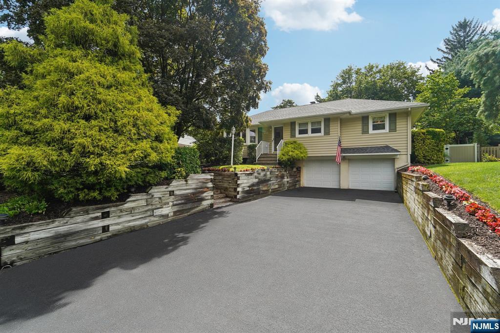 20 Nokomis Avenue