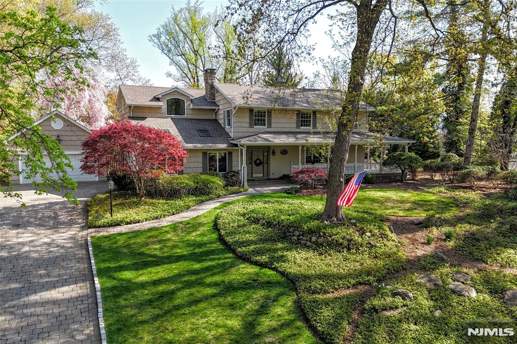 Property for Sale at 12 Beresford Road, Allendale, New Jersey - Bedrooms: 4 
Bathrooms: 3.5 
Rooms: 9  - $1,599,000