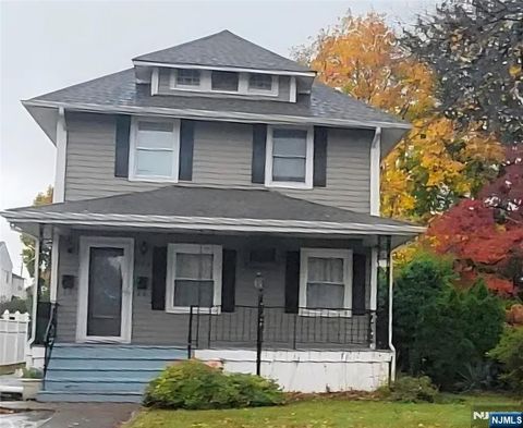 Photo of 344 Rochelle Ave #2, Rochelle Park, NJ 07662 (MLS # 26013043)