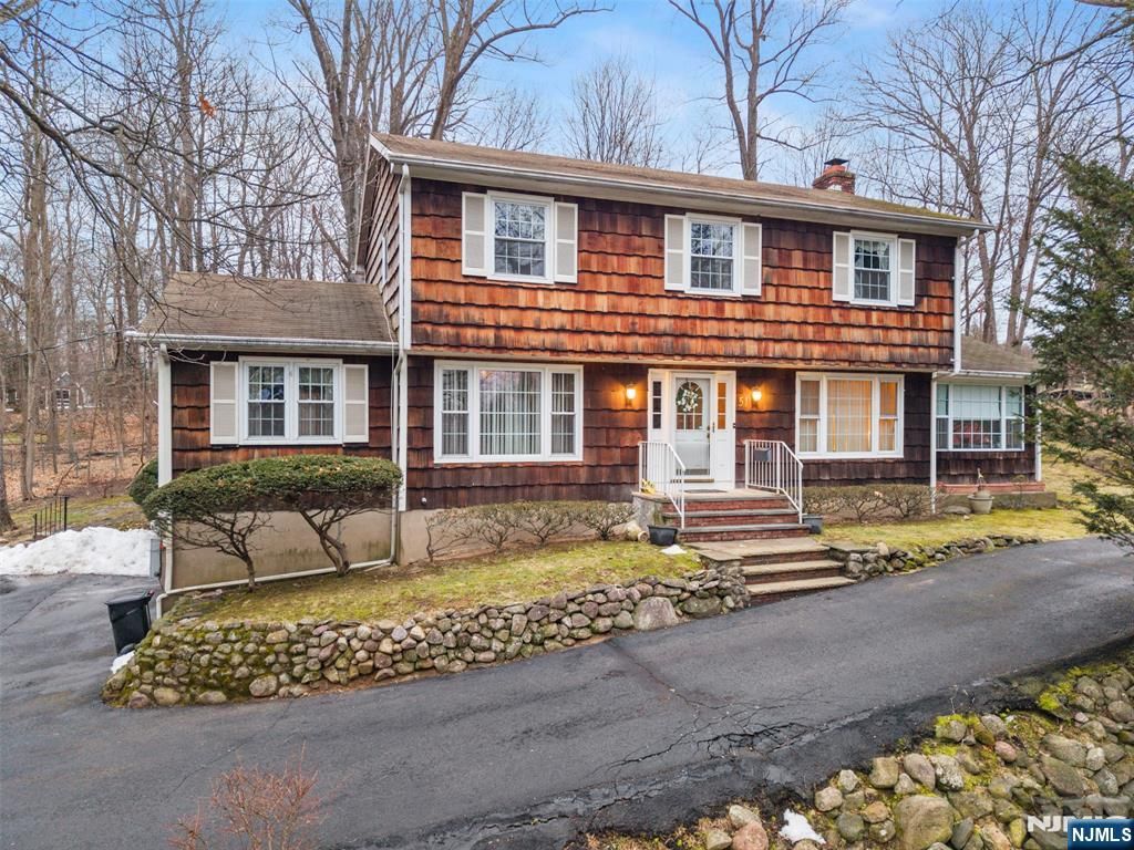 Photo of 51 Black Oak Lane, Mahwah, NJ 07430 (MLS # 26003393)