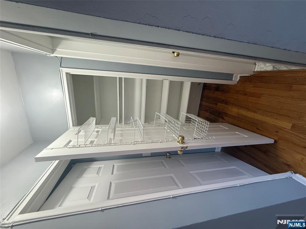 West Orange, New Jersey 07052, United States, 1 Bedroom Bedrooms, ,1 BathroomBathrooms,Residential,Active,98453