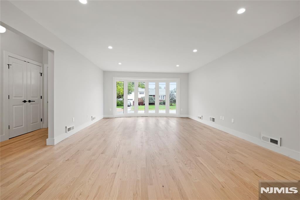 721 Schaefer Avenue