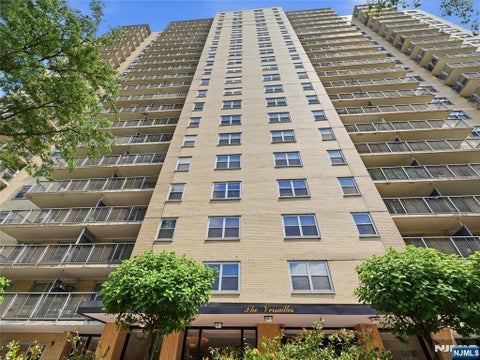 Photo of 6600 Boulevard E #19H, West New York, NJ 07093 (MLS # 26026936)