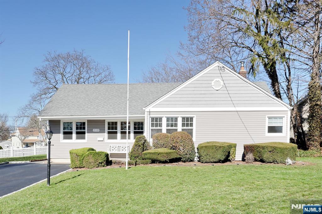 15-03 Everett Terrace