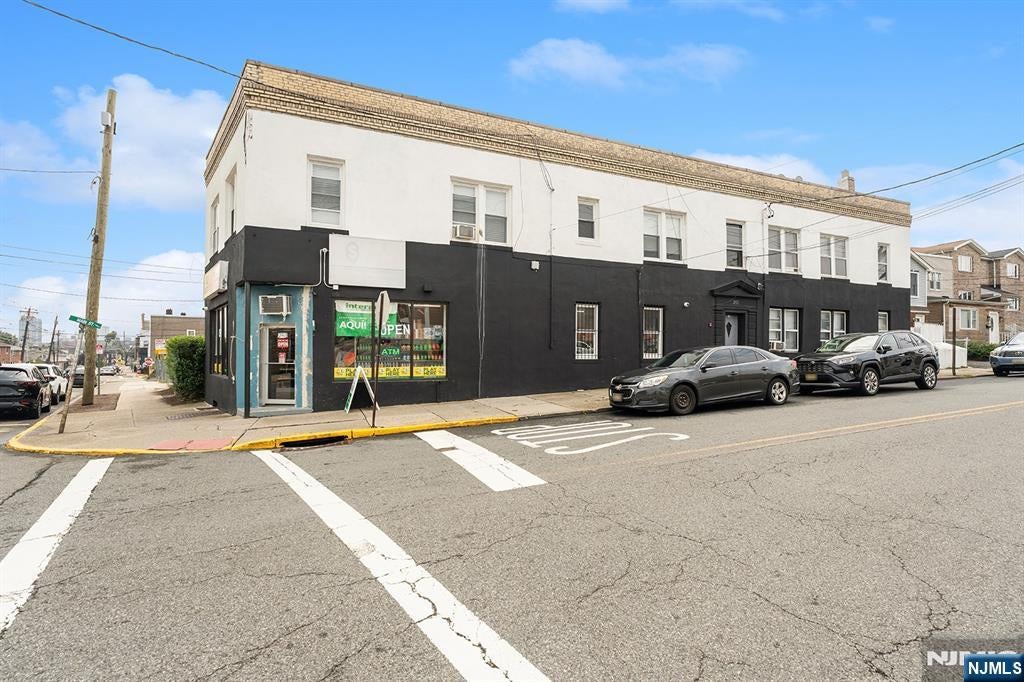251 Palisade Avenue