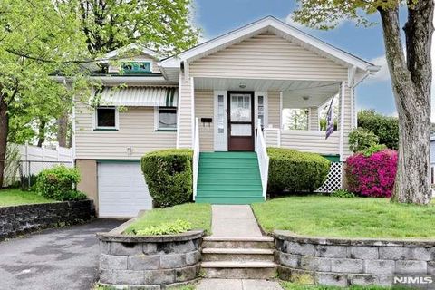 Photo of 35 Demarest Avenue, Bergenfield, NJ 07621 (MLS # 26016112)