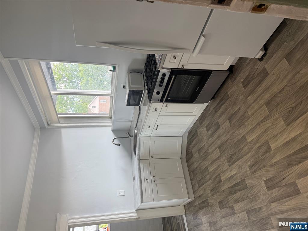 Rental Property at 381383 Centre 3, Nutley, New Jersey - Bedrooms: 3 
Bathrooms: 1 
Rooms: 5  - $1,975 MO.