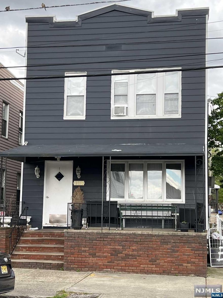 PRIME LOCATION 2 FAMILY CORNER HOME WITH FINISH BASEMENT WITH FULL BATH, 4 PARKING SPACE. QUITE DEAD END ST NEAR SHOPPING AND MAJOR HIGHWAYS 280, PARKWAY & TURNPIKE.