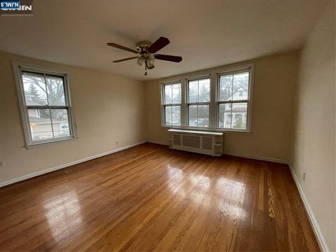 Photo of 88 Franklin Turnpike #2, Waldwick, NJ 07463 (MLS # 25033160) Photo of 88 Franklin Turnpike #2, Waldwick, NJ 07463 (MLS # 25033160)