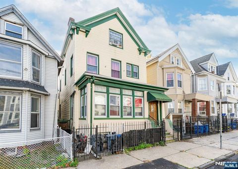 Photo of 24 Taylor Street, Newark, NJ 07104 (MLS # 25041058)