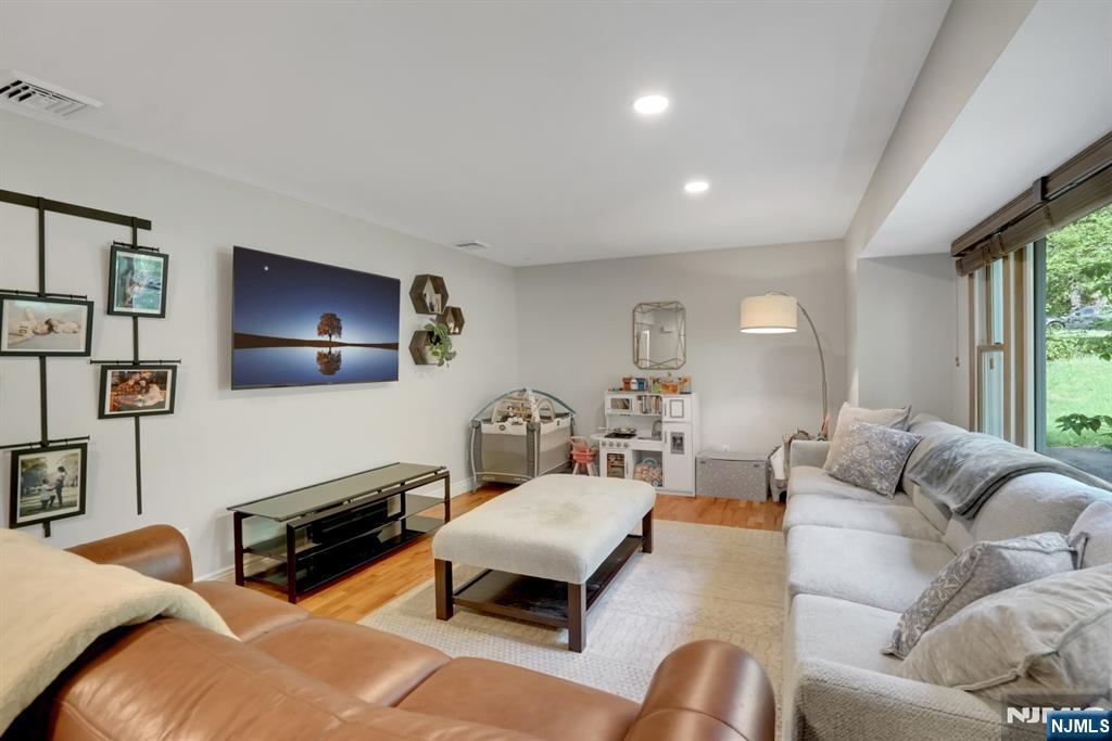 31 Fieldstone Drive