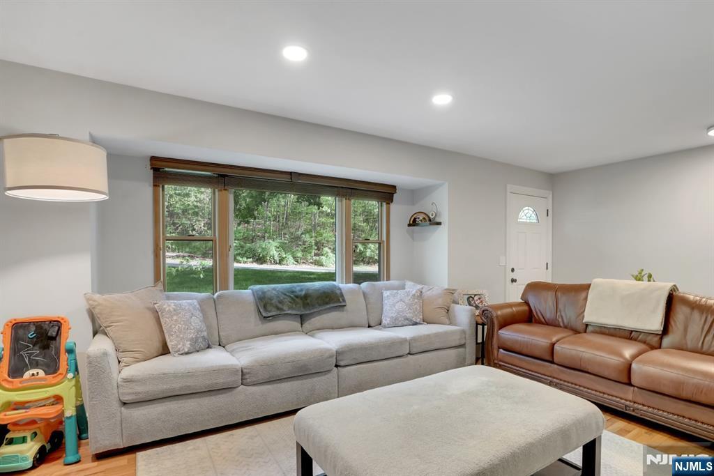 31 Fieldstone Drive