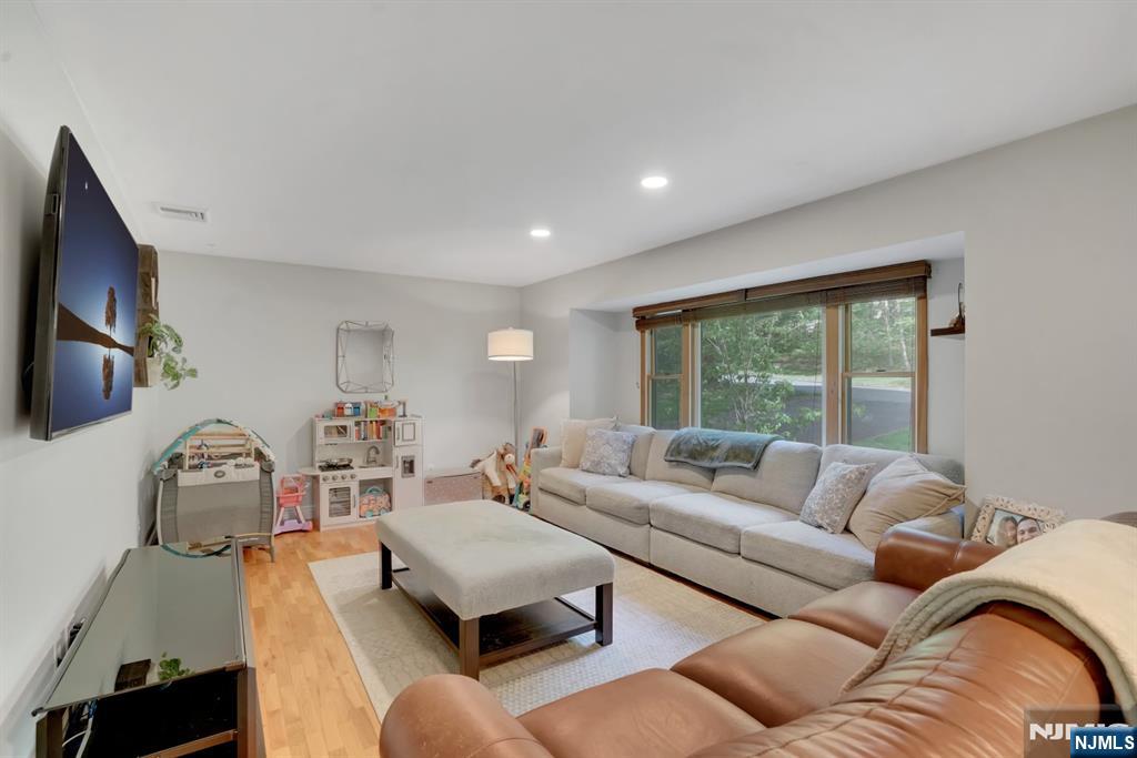 31 Fieldstone Drive