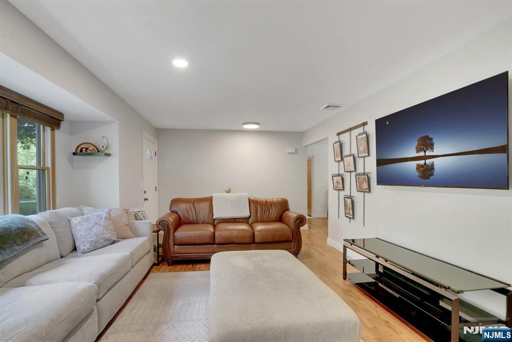 31 Fieldstone Drive