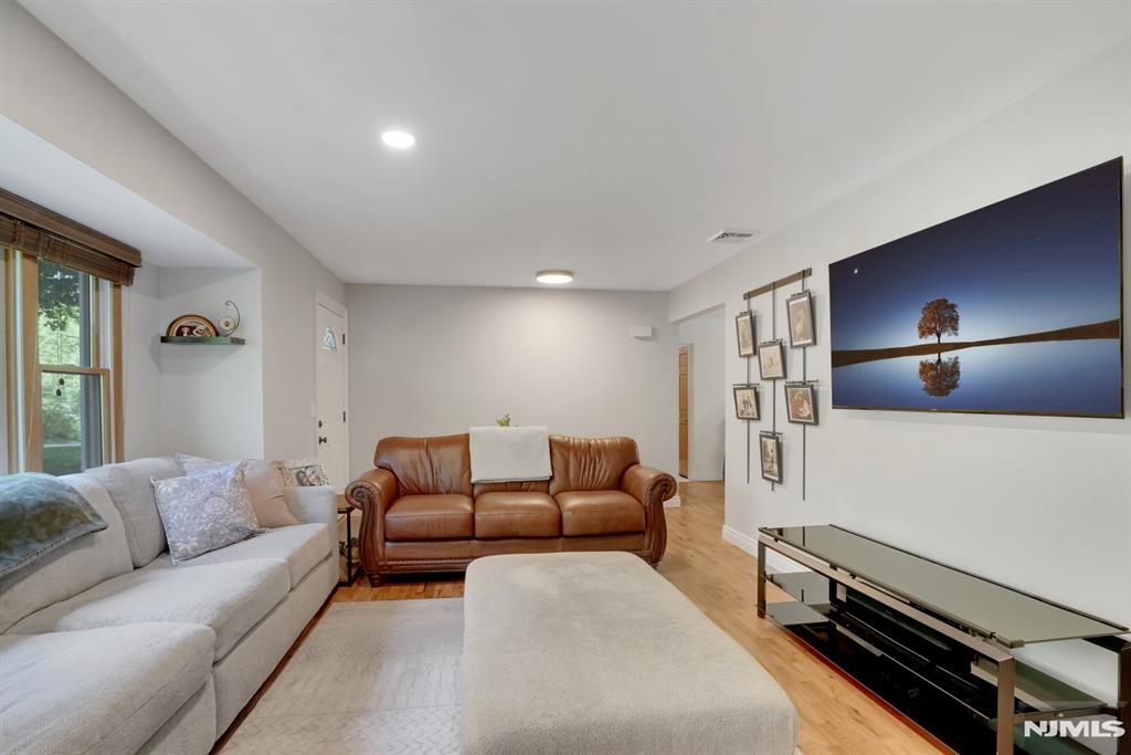 31 Fieldstone Drive
