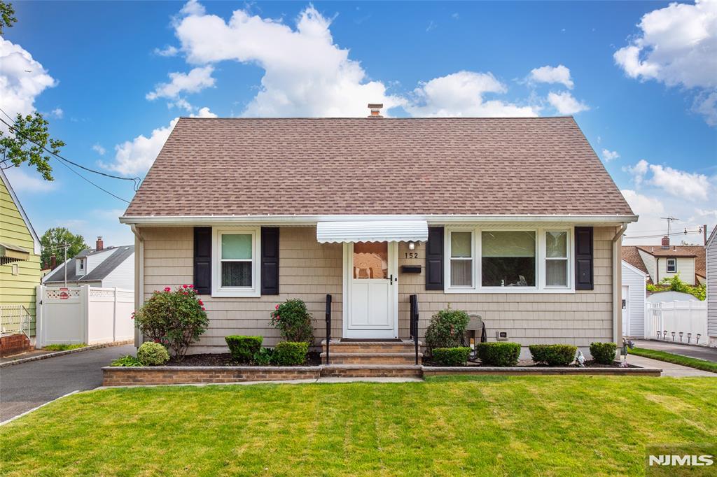 Property for Sale at 152 Athenia Avenue, Clifton, New Jersey - Bedrooms: 3 
Bathrooms: 2 
Rooms: 8  - $575,000