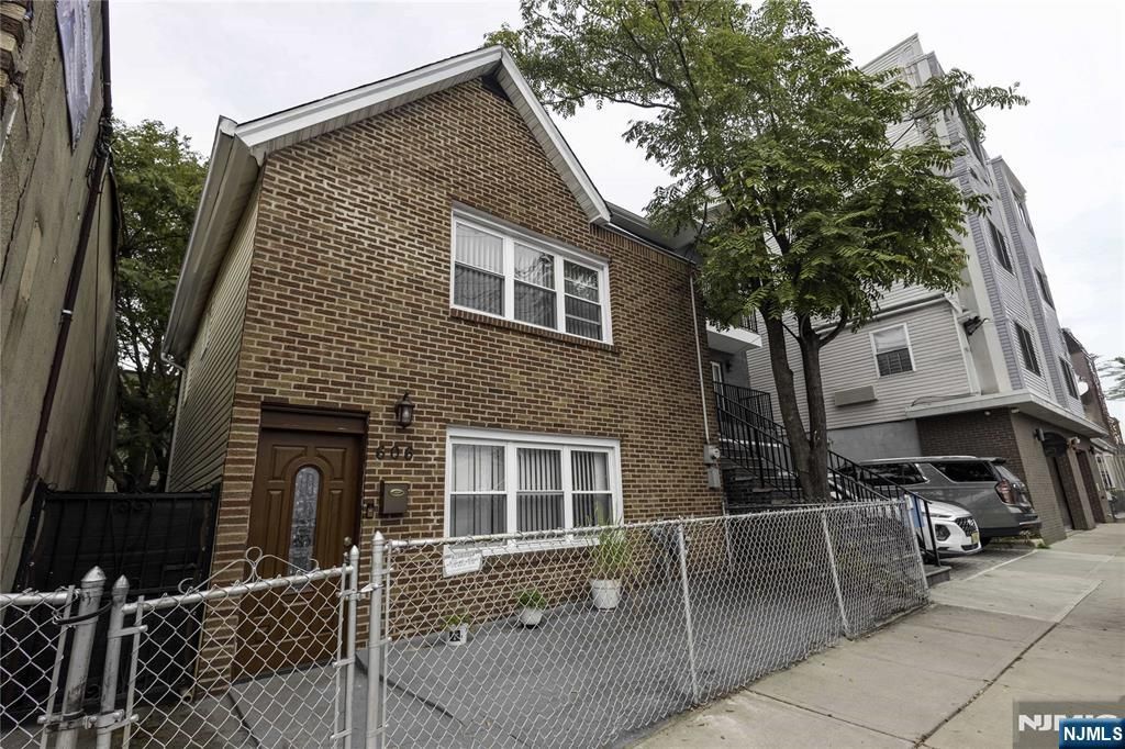 Photo of 606 54th Street, West New York, NJ 07093 (MLS # 25034956)