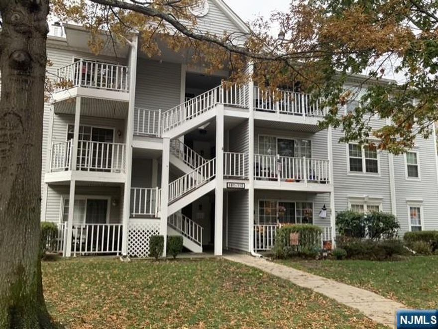 Clean updated 2nd floor condo in Society Hill offering 2 nice size bedrooms, full bath, laundry and private deck. (The master bedroom has a large walk in closet). Tenant pays for all utilities (Gas, Electric, Water andPhone/Cable). One assigned off street parking . Other ammenities include a Club house, Pool, and Tennis Courts... NRT application and Credit Report, Proof of Income, Bank Statements, renters insurance and interview required. No smoking/ No Pets. Close to schools, shopping and NYC transportation.