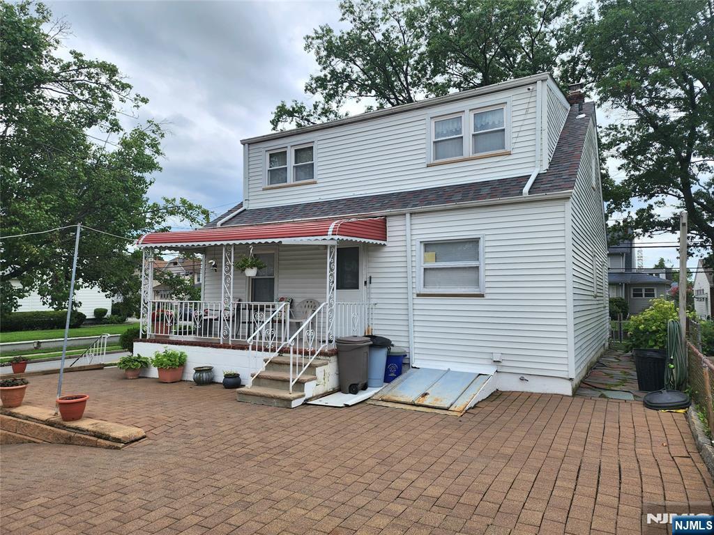 499 Jauncey Avenue