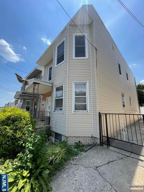 Photo of 98 Devon Terrace, Kearny, NJ 07032 (MLS # 26026729)