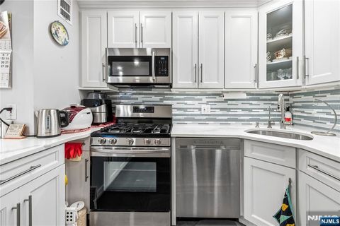 555 North Avenue 6N Fort Lee NJ 07024