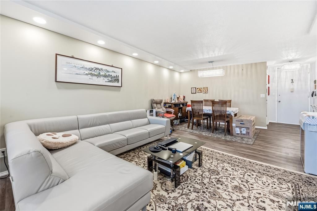 Photo of 555 North Avenue #6N, Fort Lee, NJ 07024 (MLS # 26005681)