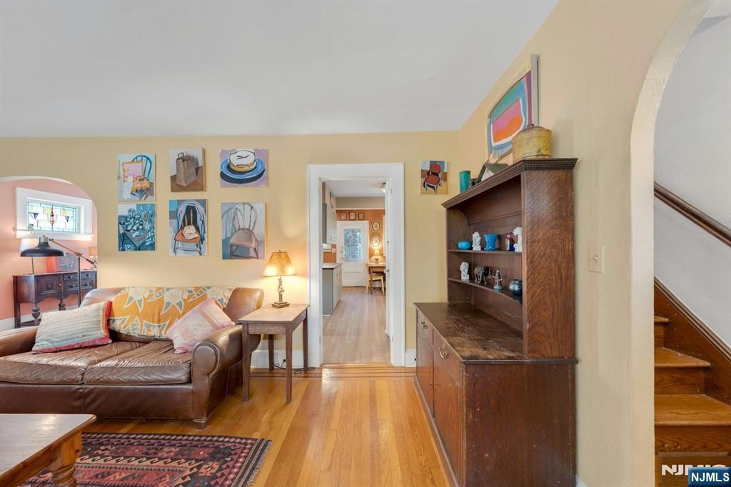 Photo of 527 Cumberland Avenue, Teaneck, NJ 07666 (MLS # 25036057)