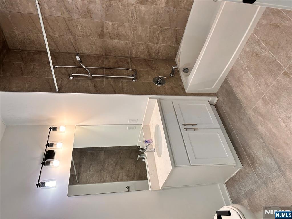 480 Paterson Avenue 102