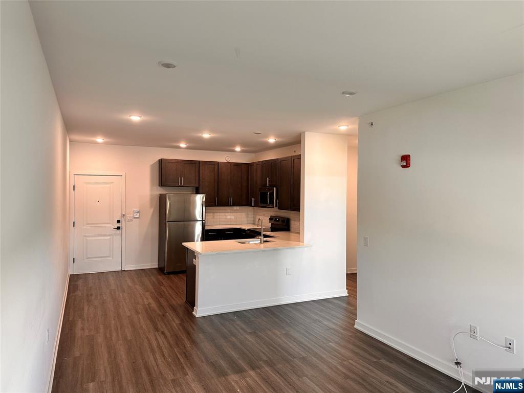 480 Paterson Avenue 102