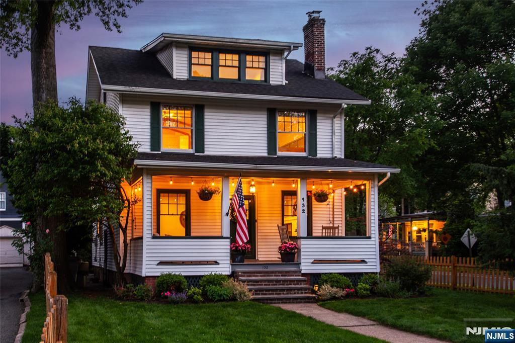 Property for Sale at 132 Linden Avenue, Glen Ridge, New Jersey - Bedrooms: 5 
Bathrooms: 2 
Rooms: 10  - $699,000