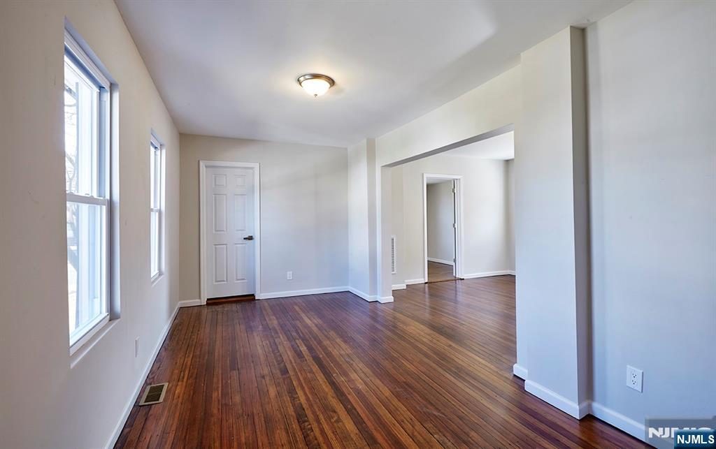 6 Levitt Avenue