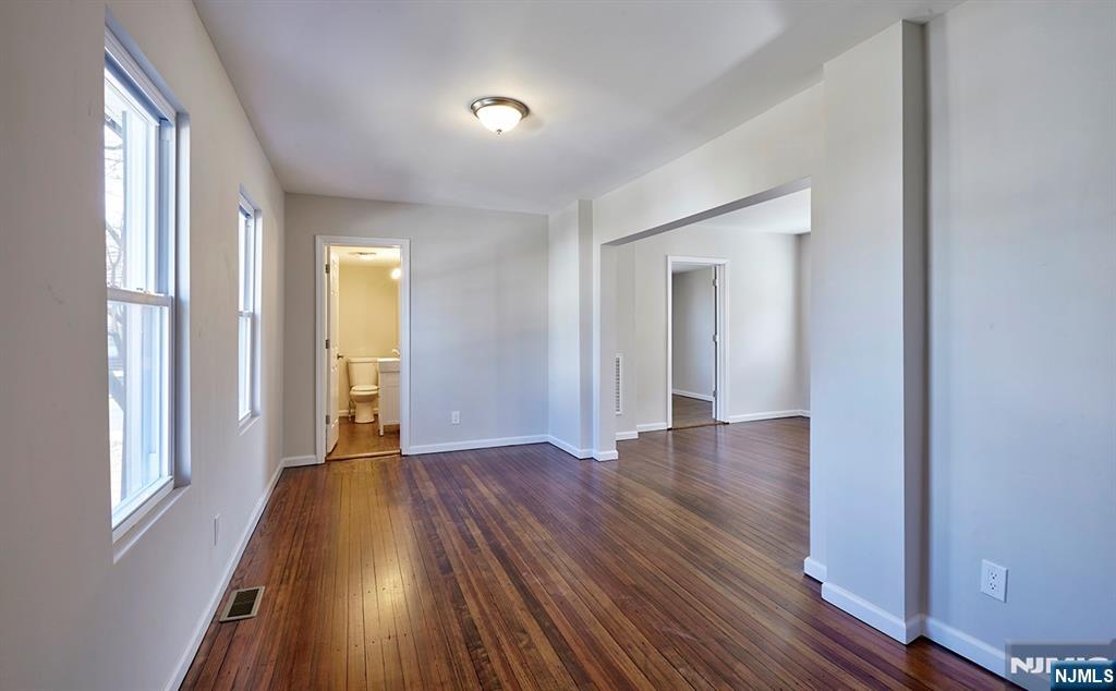 6 Levitt Avenue