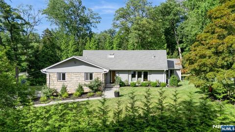 2 Brae Court Tenafly NJ 07670