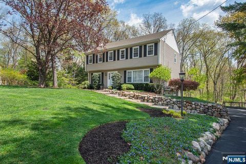 Photo of 19 Bedford Road, Mahwah, NJ 07430 (MLS # 26013672)