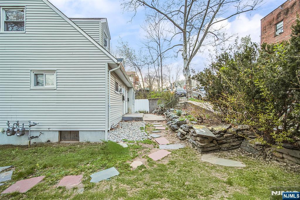 Homes for Sale in Northern NJ | ThisIsRiverEdge.com 2 Elizabeth Street