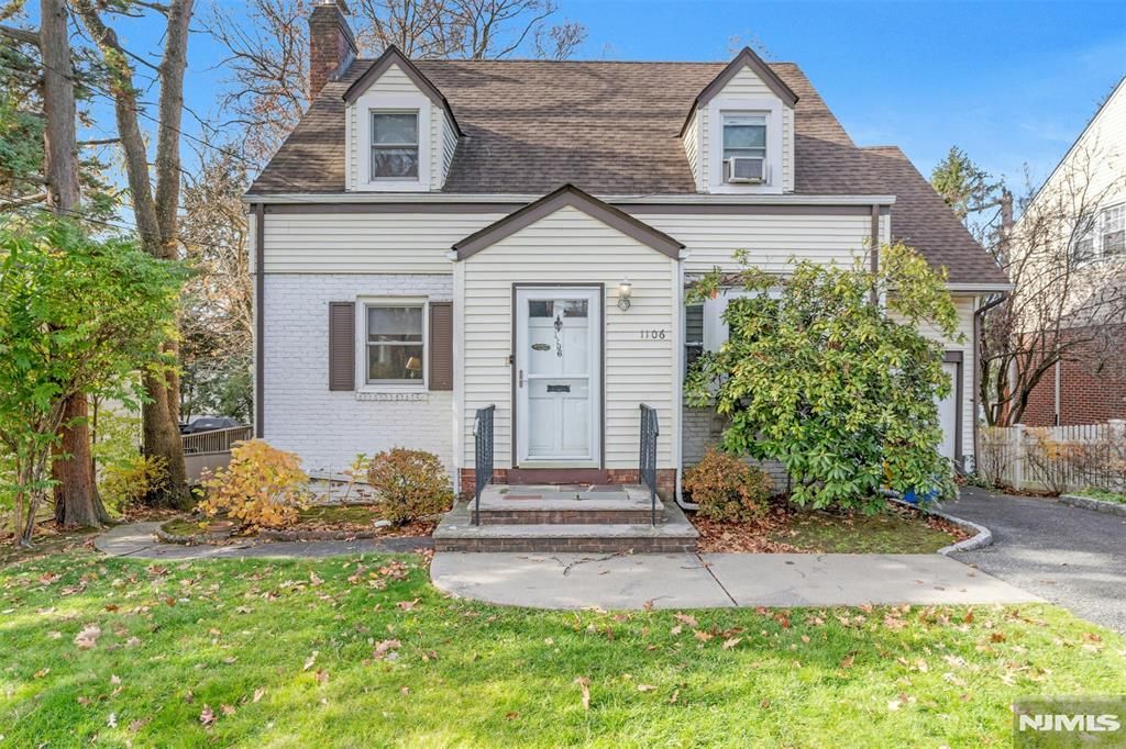 Photo of 1106 Bromley Avenue, Teaneck, NJ 07666 (MLS # 25039894)