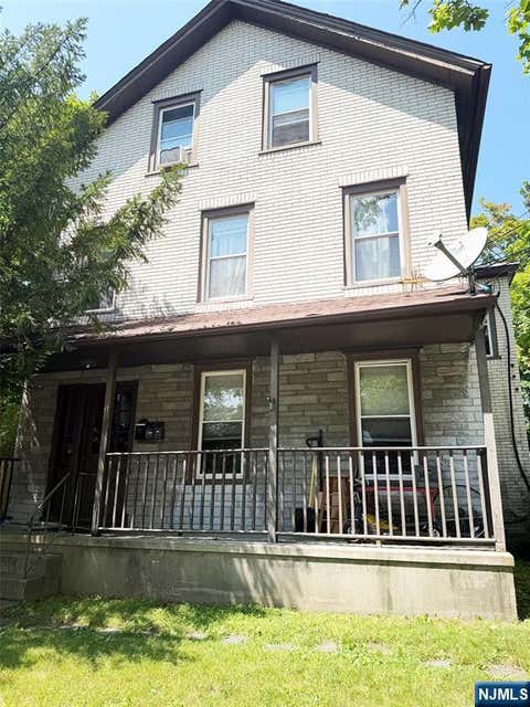 Photo of 11 DARLINGTON Avenue, Ramsey, NJ 07446 (MLS # 26027435)