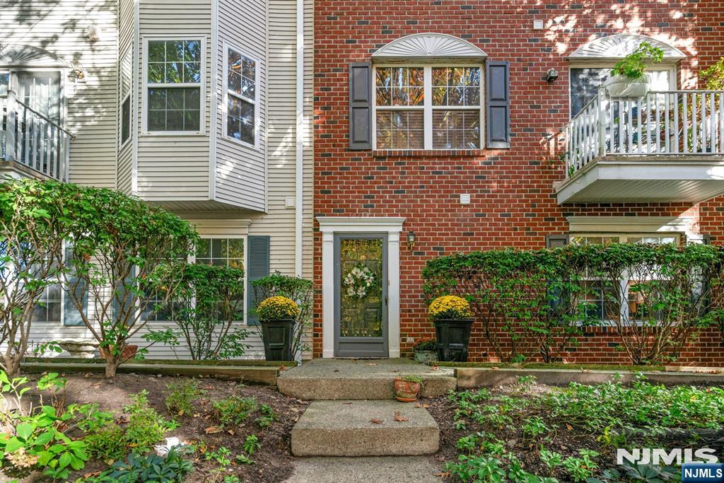 2089 Edward Court