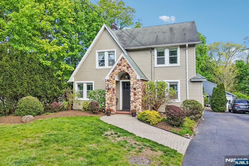 Photo of 243 Lincoln Avenue, Ridgewood Village, NJ 07450 (MLS # 26012839)