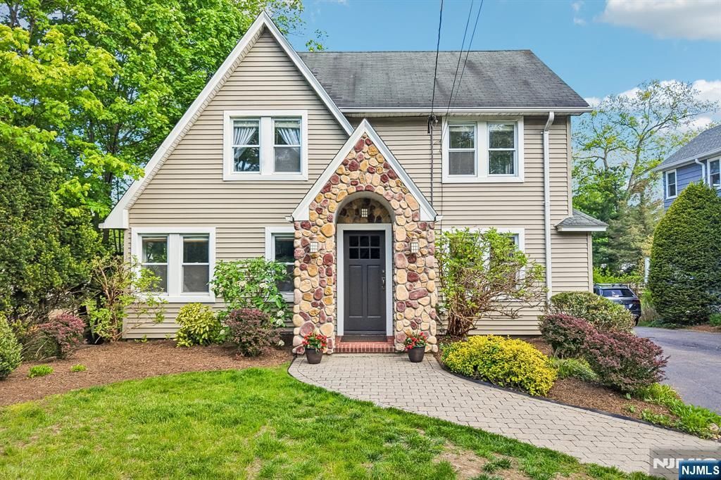Photo of 243 Lincoln Avenue, Ridgewood Village, NJ 07450 (MLS # 26012839)