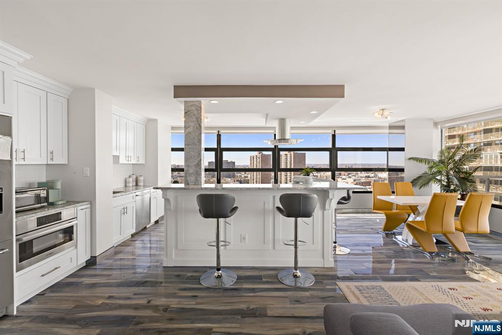 6050 Boulevard East 20G